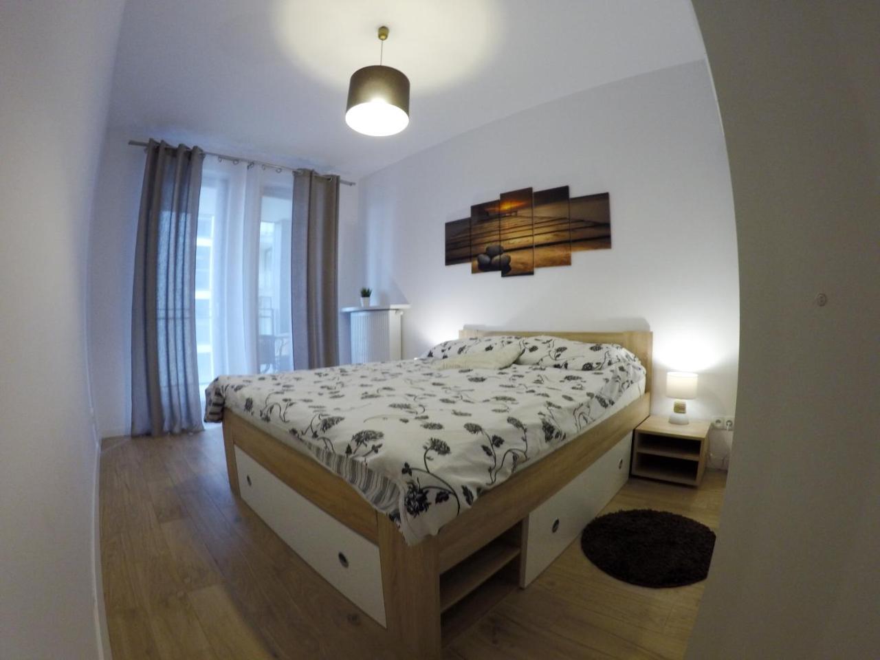 Apartament Obrzezna 3 Deluxe Warschau Buitenkant foto