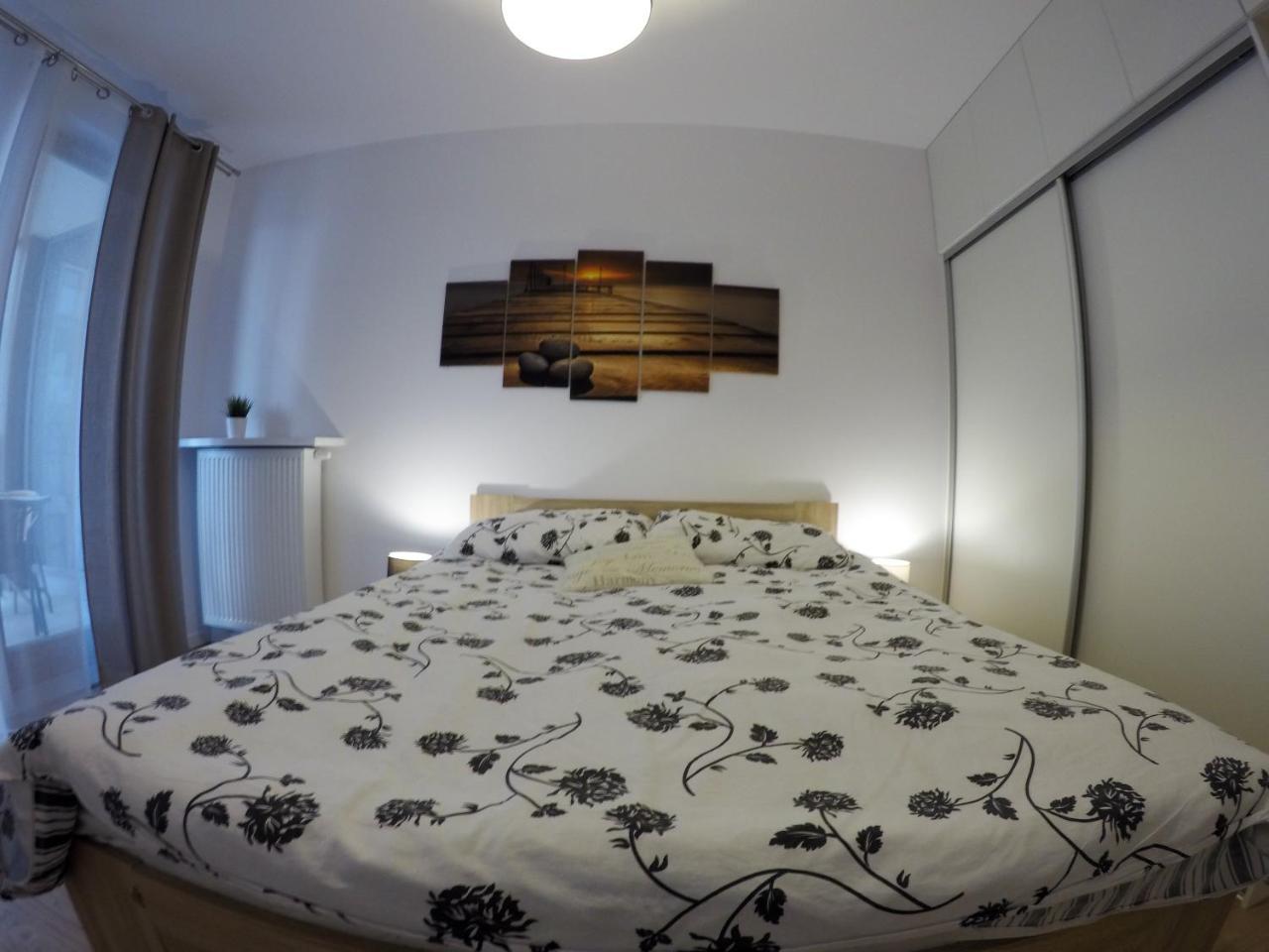 Apartament Obrzezna 3 Deluxe Warschau Buitenkant foto